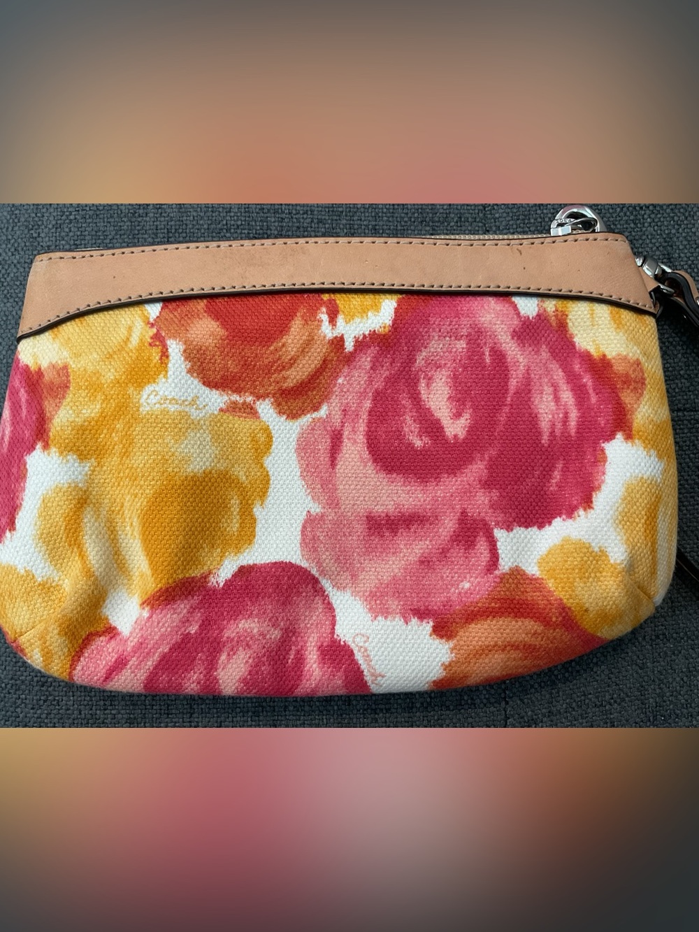 COACH Ashley Vintage Pleated Floral Canvas Wristlet Tan Leather Trim - EUC - Picture 11 of 11